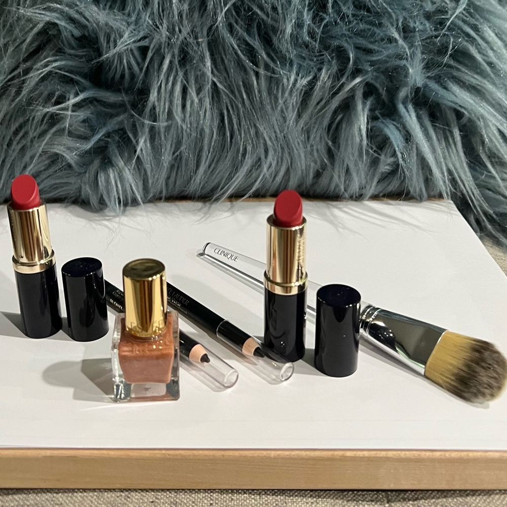 ESTEE LAUDER & CLINIQUE  Items, NWOT. 6 Pieces 2 Lip, 2 Eye, 1 Nail & Brush
